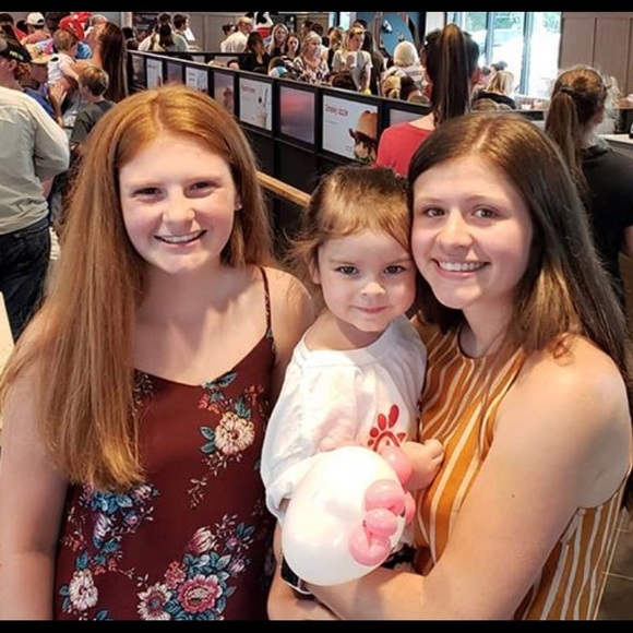 Meet your Posher, Aubrey - Picture 1 of 1